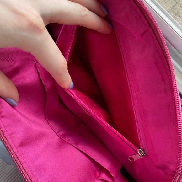 Danier genuine leather purse - Picture 7 of 10